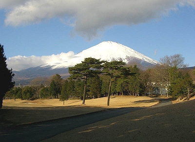 ダイナミックに冠雪した冨士